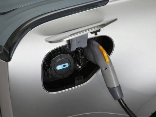 新能源汽车保养(新能源汽车保养一次多少钱)
